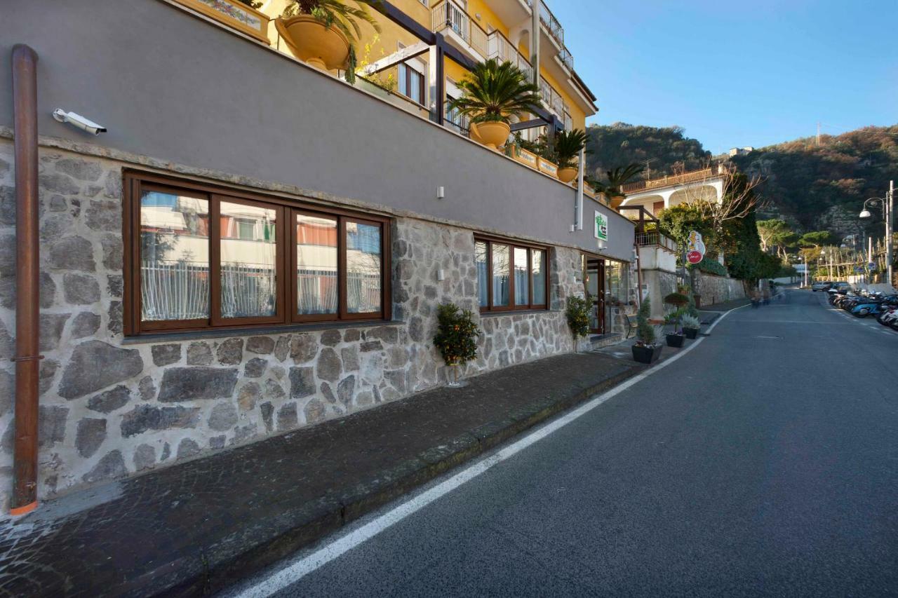 Bed and Breakfast Relais Sorrento Terrace And Relax Exterior foto